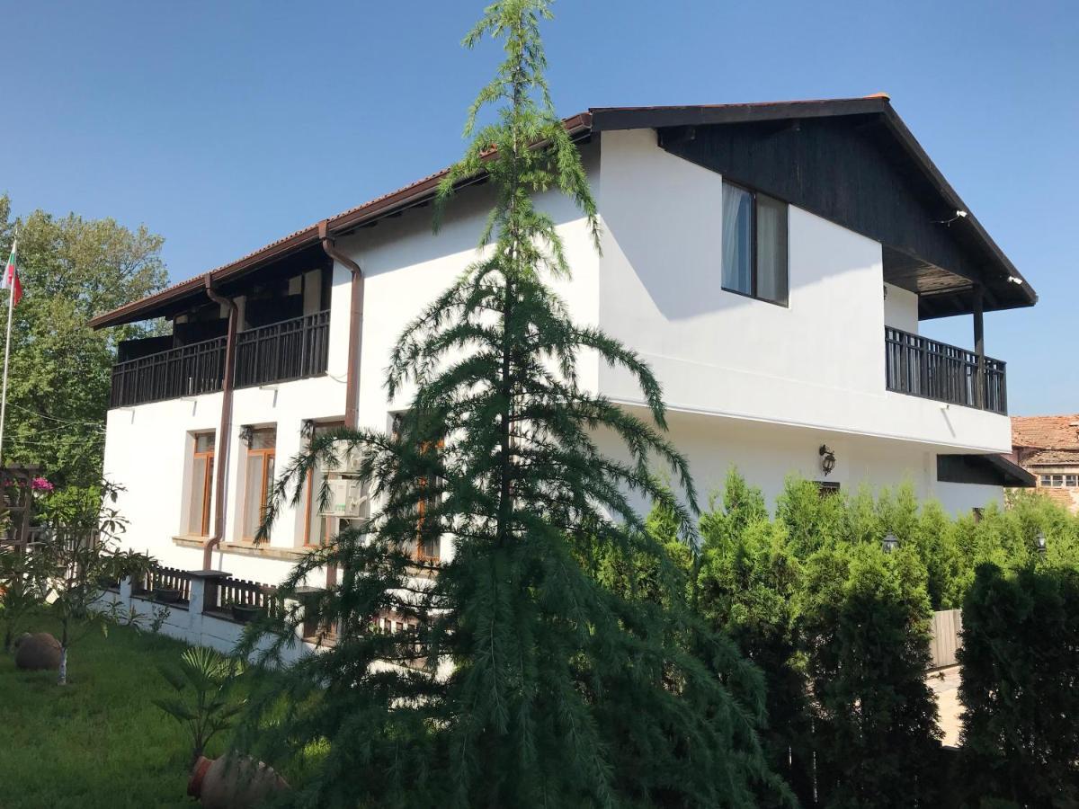 Guest House Bukor Shtepi Mandrica Exteriör bild